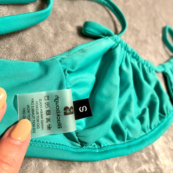 Blackbough Paige Top + Paige Bottom in Emerald - Picture 2 of 10